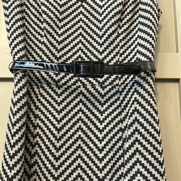 Trina Turk Chevron Striped Career Sheath Dress Viscose Wool Black & Gray Size 4 - Picture 7 of 12